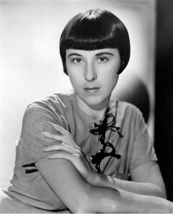 Edith Head Biography - Facts, Childhood, Family Life & Achievements