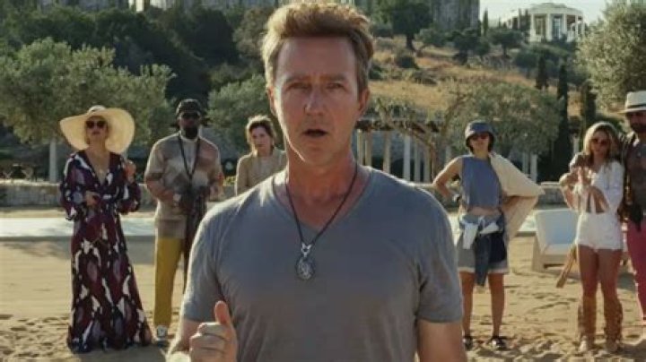 Edward Norton reveals the true inspiration behind an iconic ‘Glass Onion’ pose