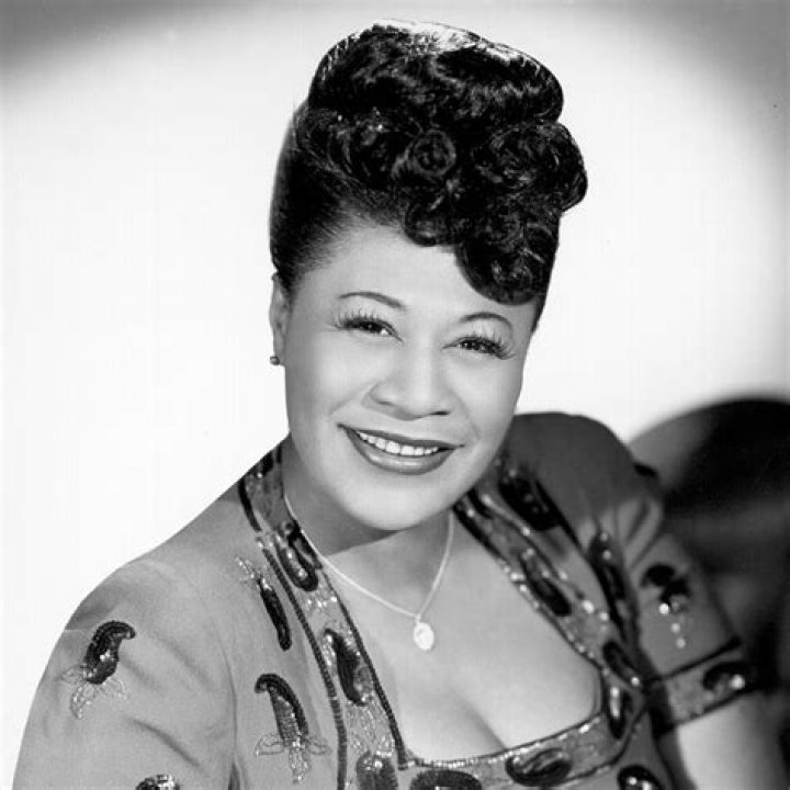 Ella Fitzgerald Biography - Facts, Childhood, Family Life & Achievements