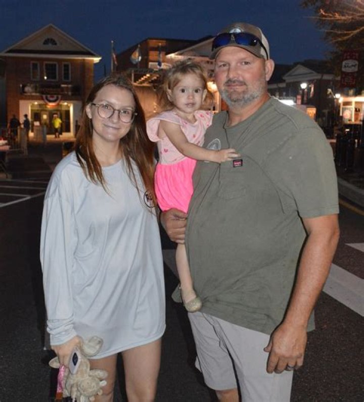 Teacher Emma Brewington Wiki, Age, Boyfriend, Husband, Kid & More