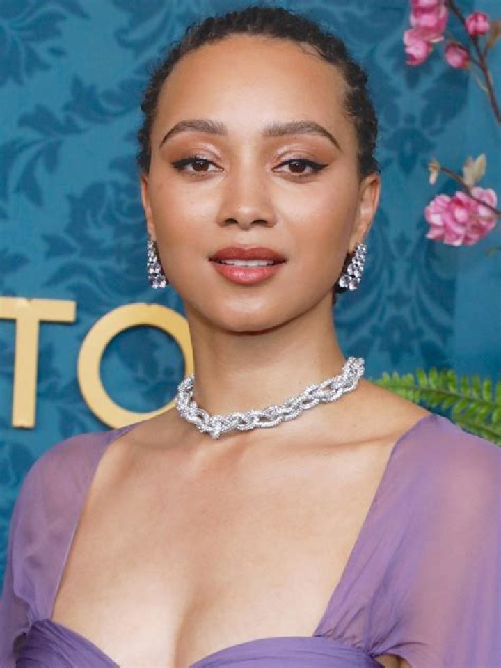 Actress Emma Naomi Wiki, Age, Height, Parents, Boyfriend & Career