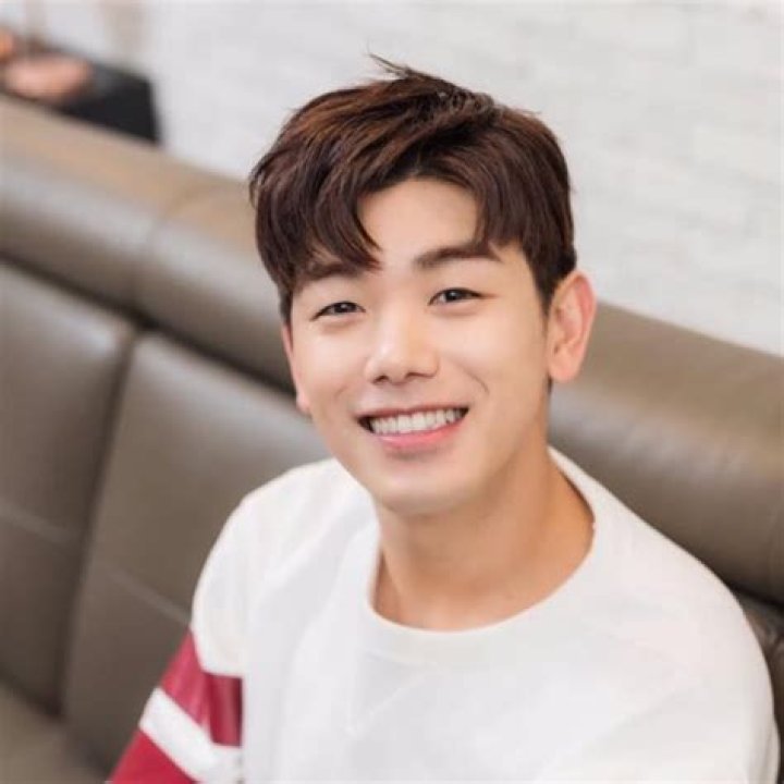Eric Nam Biography - Facts, Childhood, Family Life & Achievements