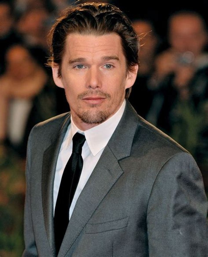 Ethan Hawke Biography - Childhood, Life Achievements & Timeline