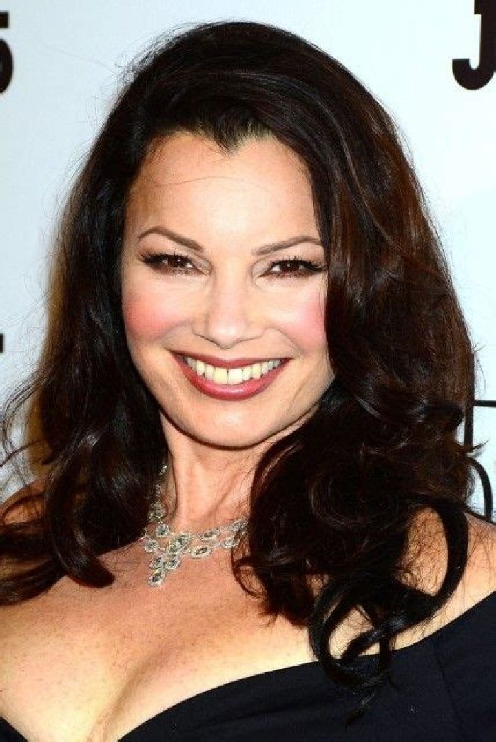 Fran Drescher Bra Size, Age, Weight, Height, Measurements