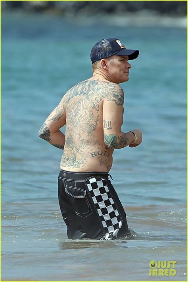 Gigi Becali: Wife, net worth, tattoos, smoking & body facts