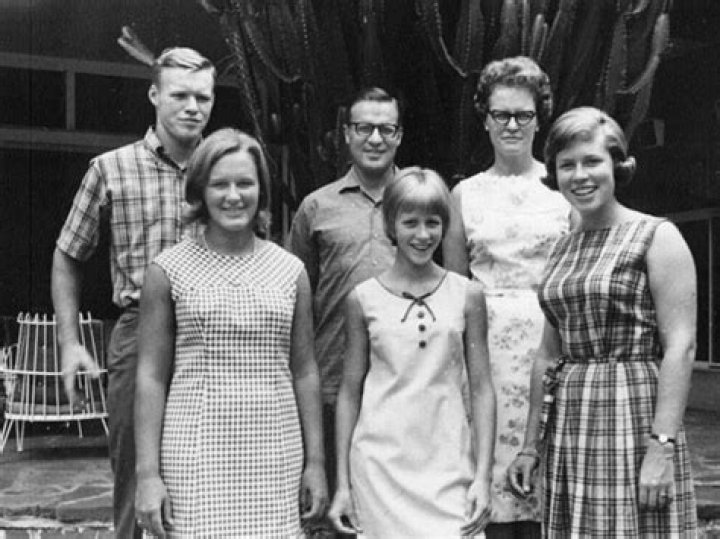 Glenn Close family, husband, children, parents, siblings