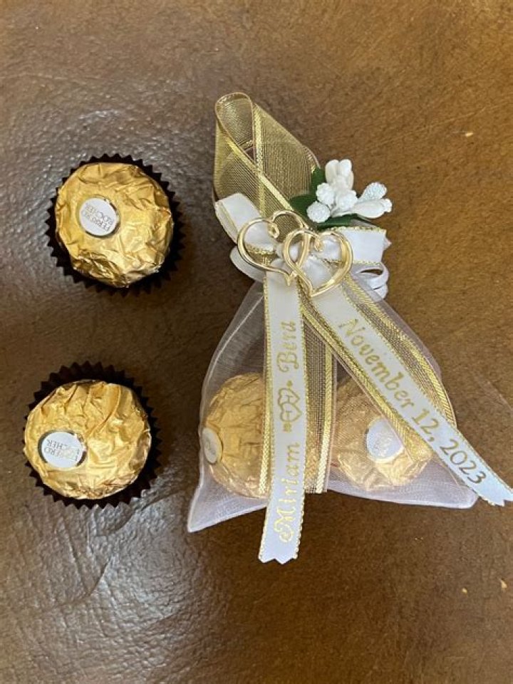 Grand Organza Favor with Koufeta, Boubounieres