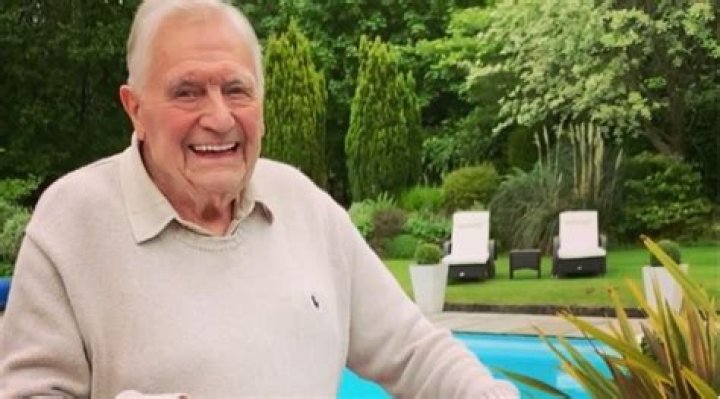 Grandad Joe Height, Weight, Net Worth, Age, Birthday, Wikipedia, Who, Nationality, Biography