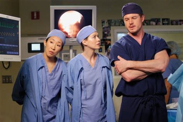 Grey’s Anatomy Star Ellen Pompeo Gives Fans A First Look At Season 16