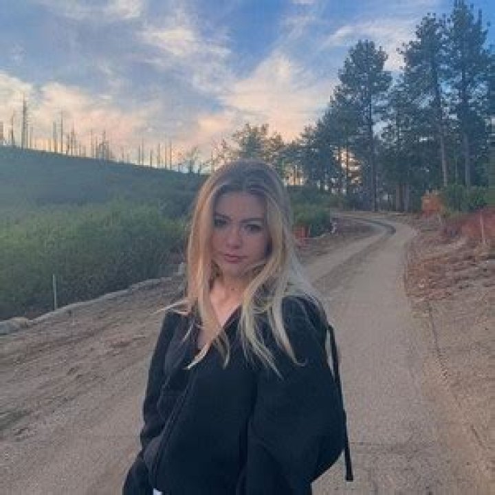 Hailey Sigmond Age, Wiki, Net worth, Bio, Height, Boyfriend?