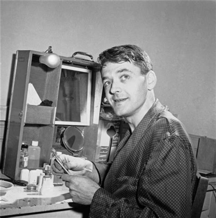 Hal Holbrook Biography - Facts, Childhood, Family Life of Actor & Director