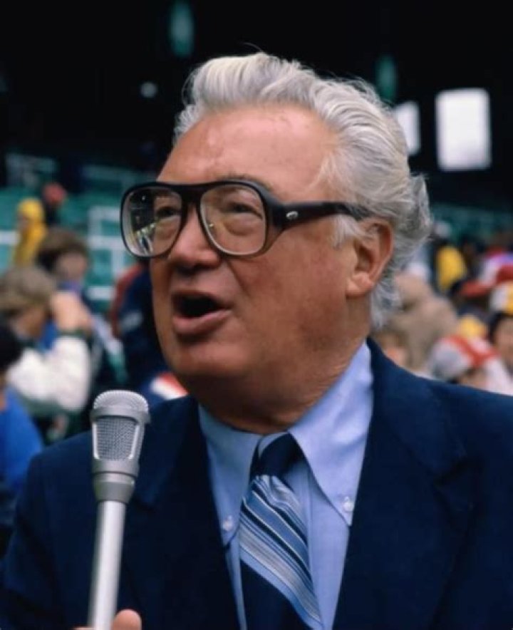 Harry Caray Biography - Facts, Childhood, Family Life & Achievements