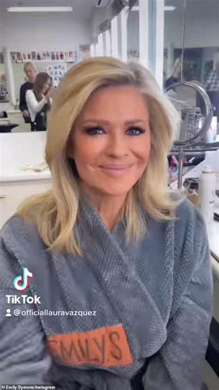 
Home And Away Star Emily Symons Weight Loss Before Jaw Surgery And Procedure 