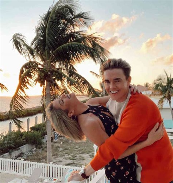 How did Jesse McCartney meet Katie Peterson? – Celebrity
