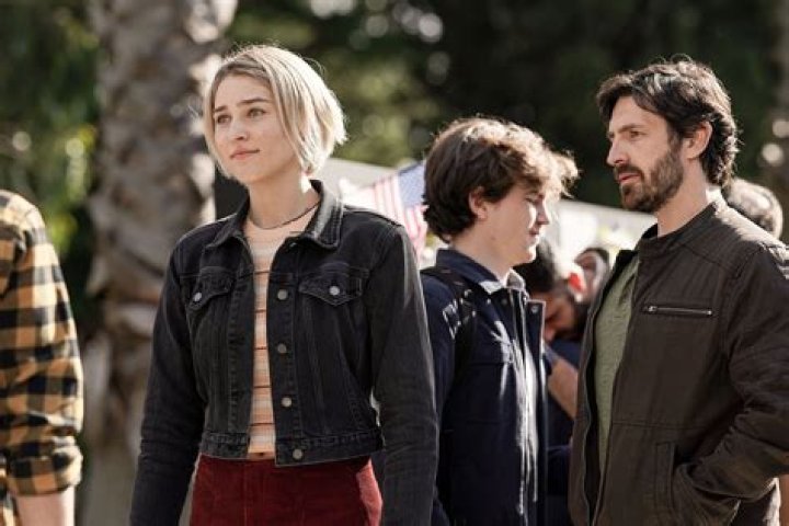 How Did The Character Izzy Lose Her Leg In La Brea? – Celebrity