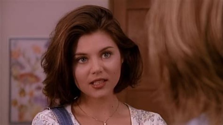 
How Much Money Does Tiffani Thiessen Make? Latest Income Salary
