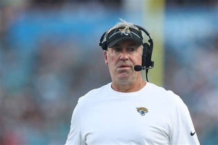 How tall is Doug Pederson? Height and weight