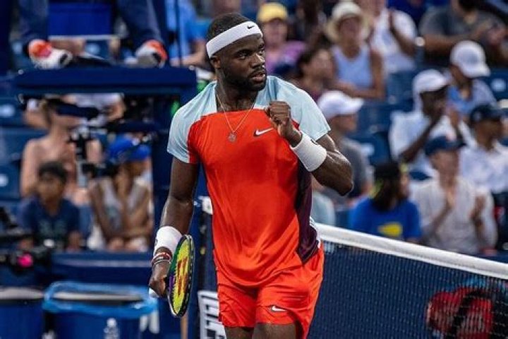 How tall is Frances Tiafoe? How much does Frances Tiafoe weigh?
