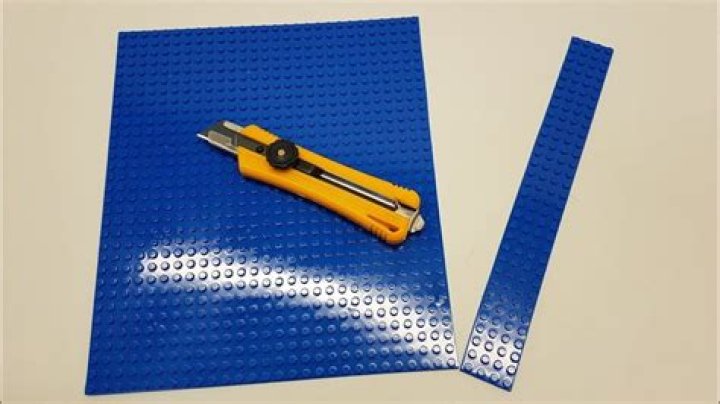 How to cut lego base plates