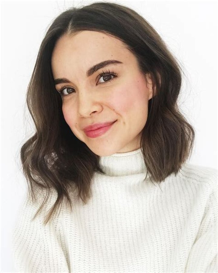 Ingrid Nilsen - Bio, Facts, Family Life of YouTuber, Vlogger & Beauty Expert