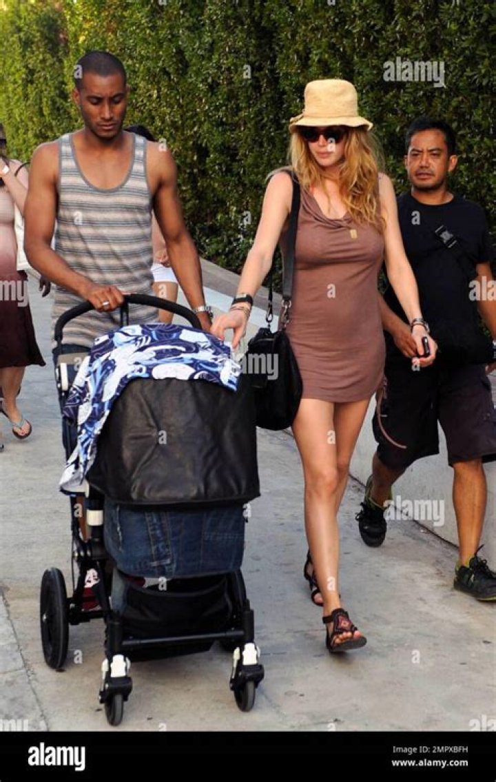 Inside Doutzen Kroes' Married Life With Husband Sunnery James