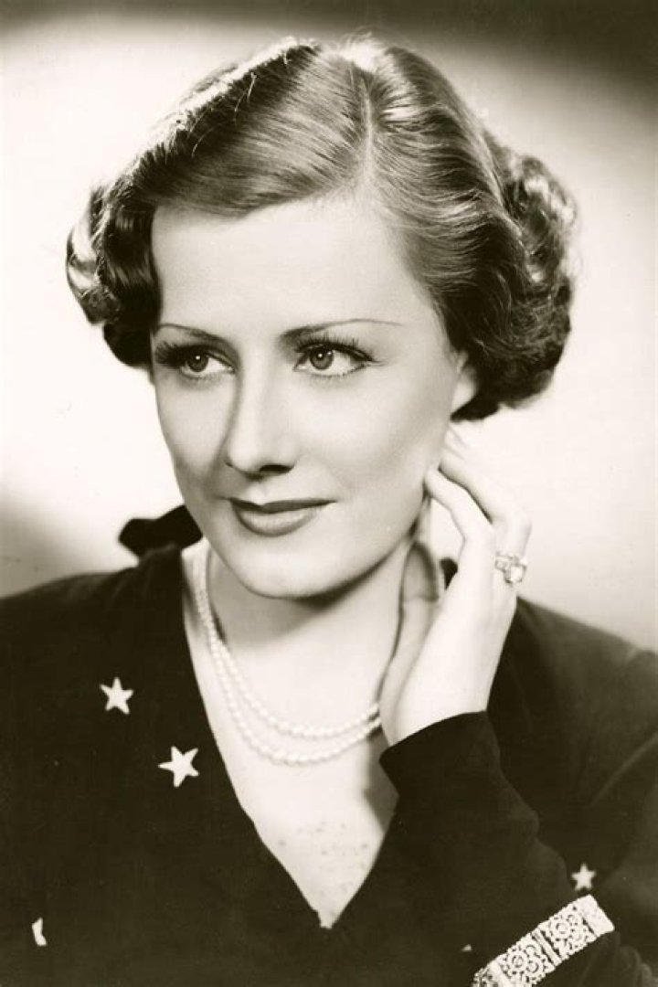 Irene Dunne Biography - Facts, Childhood, Family Life & Achievements