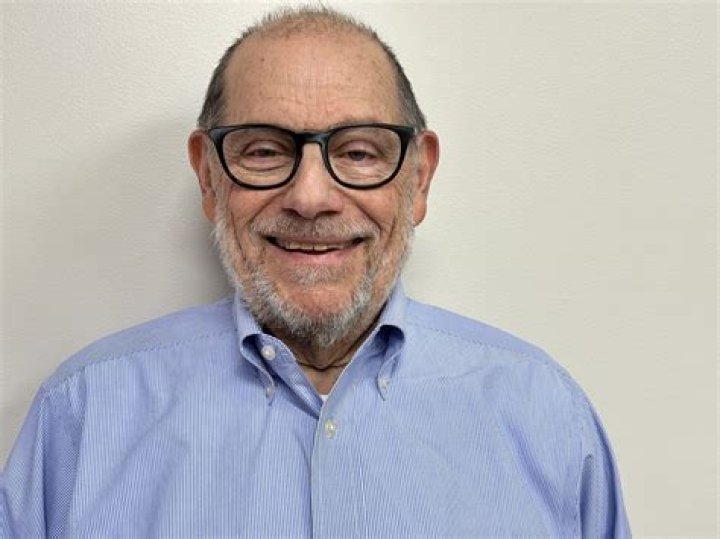 Dr. Irwin Goldstein, MD – Massapequa, NY