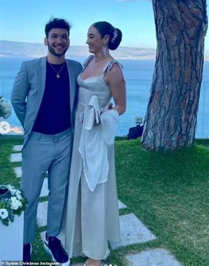 Is Anthony Rizzo still married?