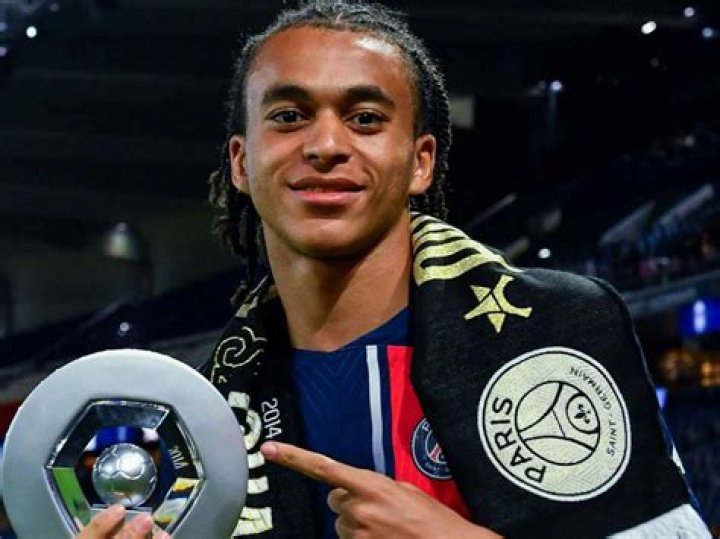 Is Ethan Mbappe related to Kylian Mbappé?