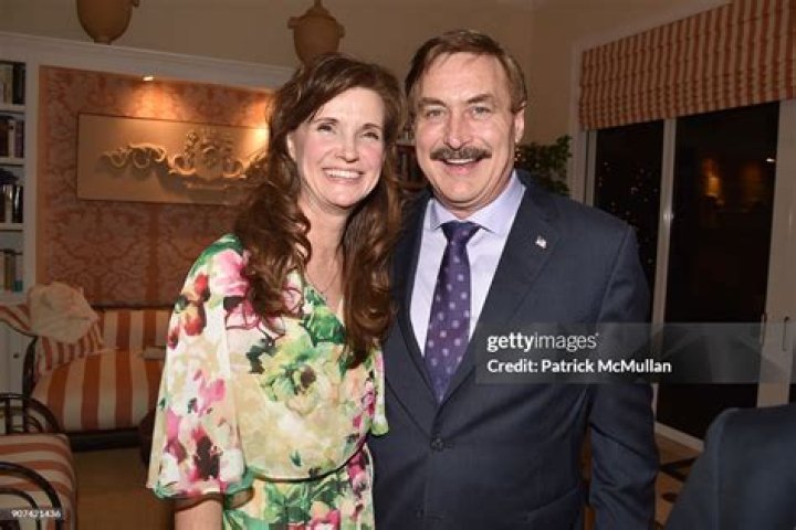 Is Kendra Reeves still married to Mike Lindell?