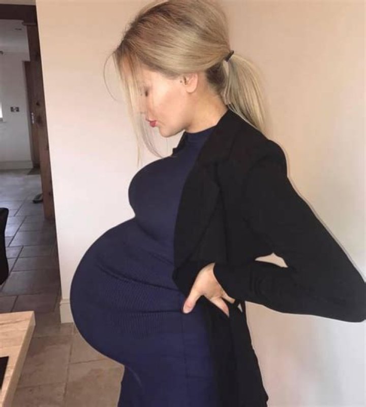 Is Linda Cardellini Pregnant? – Celebrity