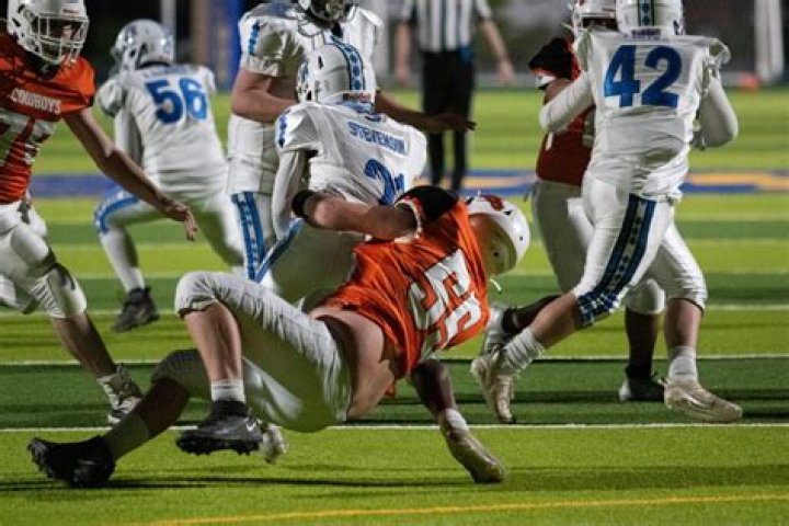 Is Vontae Diggs related to Stefon Diggs?