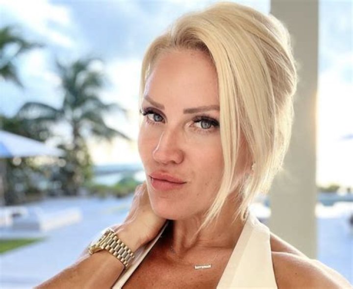 Jaclyn Cordeiro in Two-Piece Workout Gear Celebrates Birthday with Inspiring Message