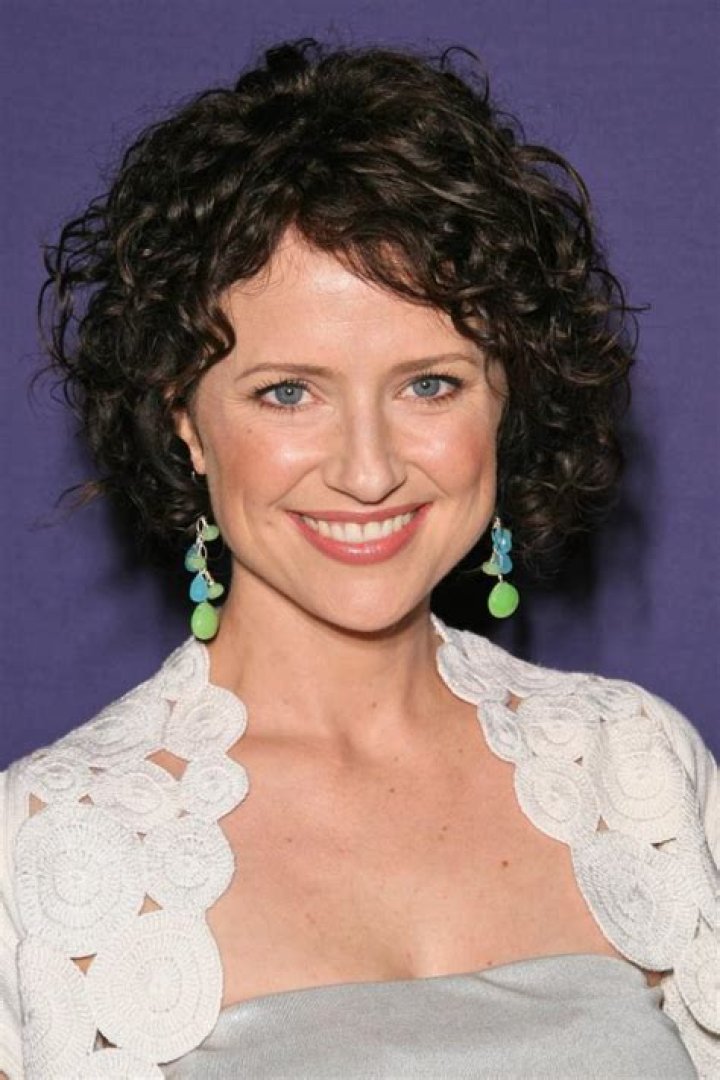 Jean Louisa Kelly Biography - Facts, Childhood, Family Life & Achievements