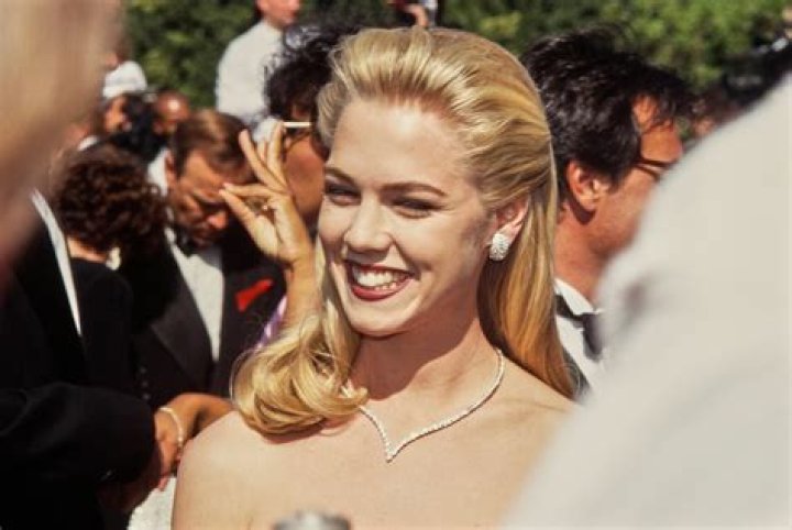 Jennie Garth Biography - Facts, Childhood, Family Life & Achievements