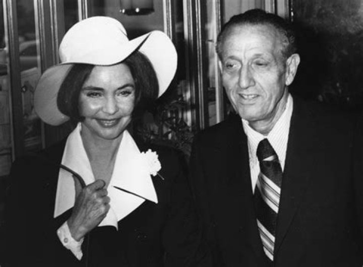 Jennifer Jones Biography, Age, Parents, Spouse, Children, Daughter, Movies, Net Worth