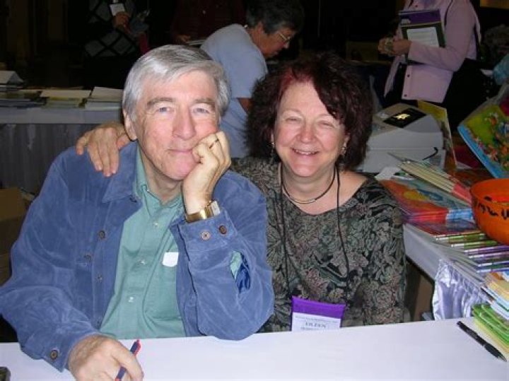 Jerry Spinelli Bio, Wiki, Age, Height, Education, Parents, Wife, Net Worth