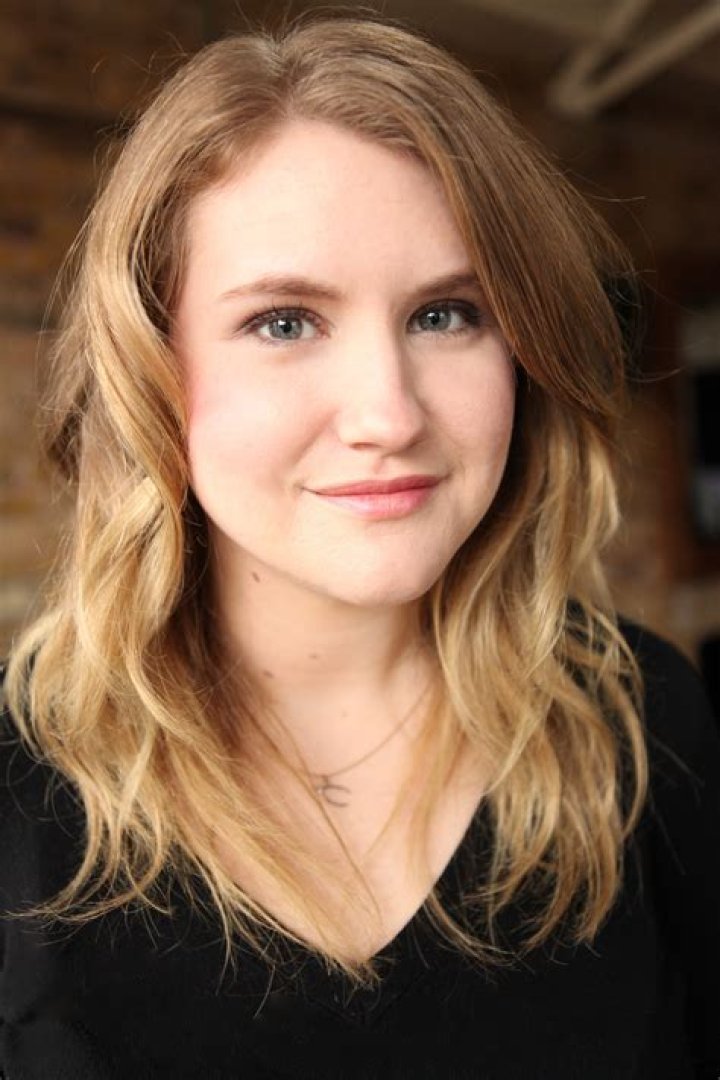 Jillian Bell Biography - Facts, Childhood, Family Life & Achievements