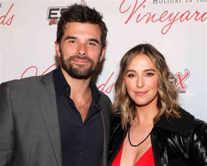 
Josh Swickard And His Wife Lauren Swickard Had A Romantic Meet Cute That Led To A Romance 
