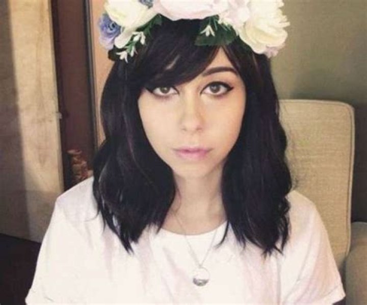 June Nicole Lapine Height, Weight, Net Worth, Age, Birthday, Wikipedia, Who, Instagram, Biography