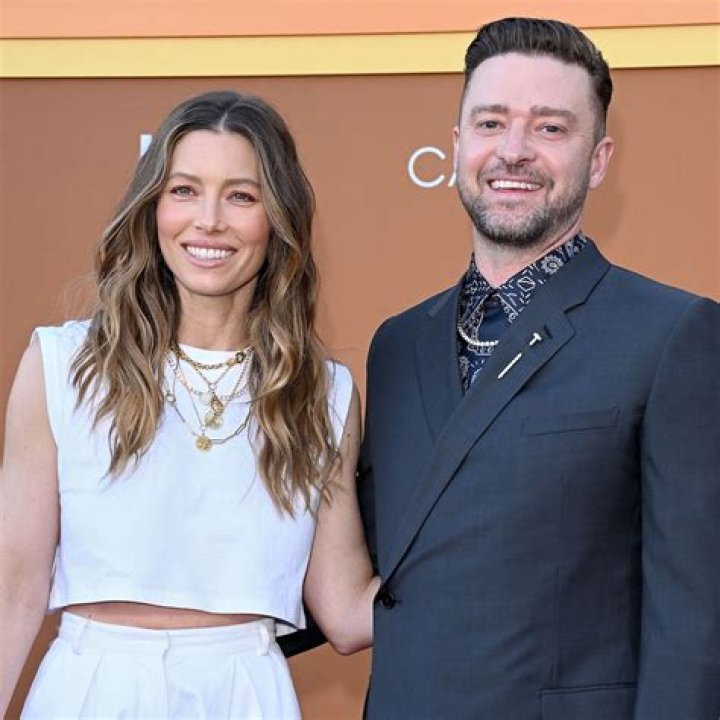 Justin Timberlake And Jessica Biel Have Social Distanced Themselves All The Way To The Mountains