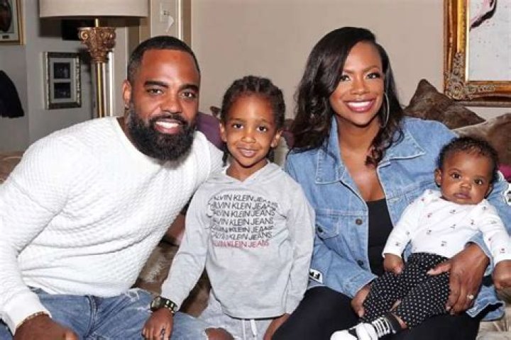 Kandi Burruss’ Thanksgiving Video Is Gorgeous: See Her Amazing Christmas Tree!