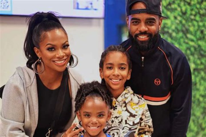 Kandi Burruss’ Video With Baby Blaze Tucker Has Fans Saying That Todd Tucker And Kaela Are The The Kid’s Twins – Check Out The Clip And See For Yourselves