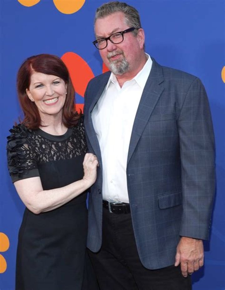Kate Flannery Biography - Facts, Childhood, Family Life & Achievements