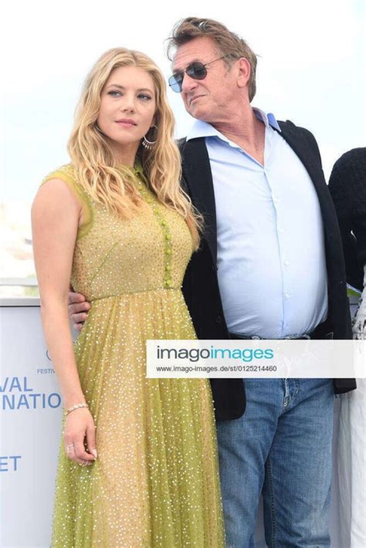 Katheryn Winnick family, husband, children, parents, siblings