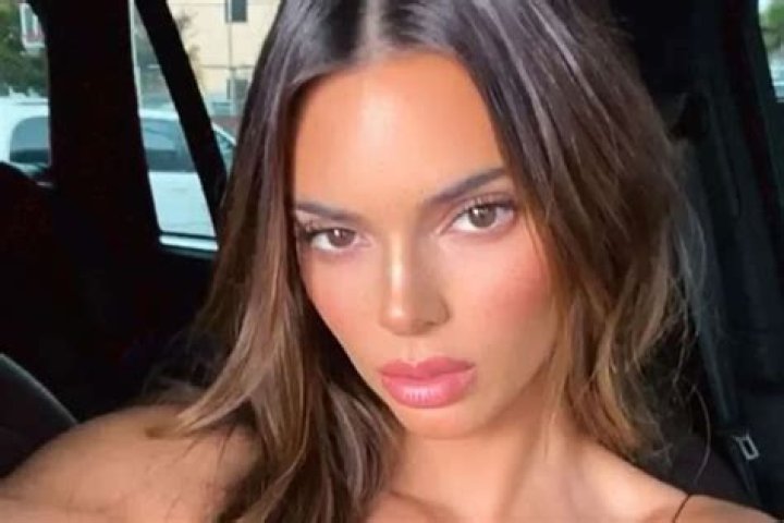 Kendall Jenner Wears Good American And Skims As The Supermodel Promotes Her Sisters’ Clothing Lines