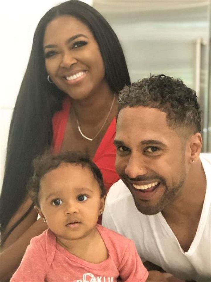 Kenya Moore’s Photo Featuring Marc Daly In Bed Has Fans Really Excited: ‘I Knew You’d Get Back Together!’