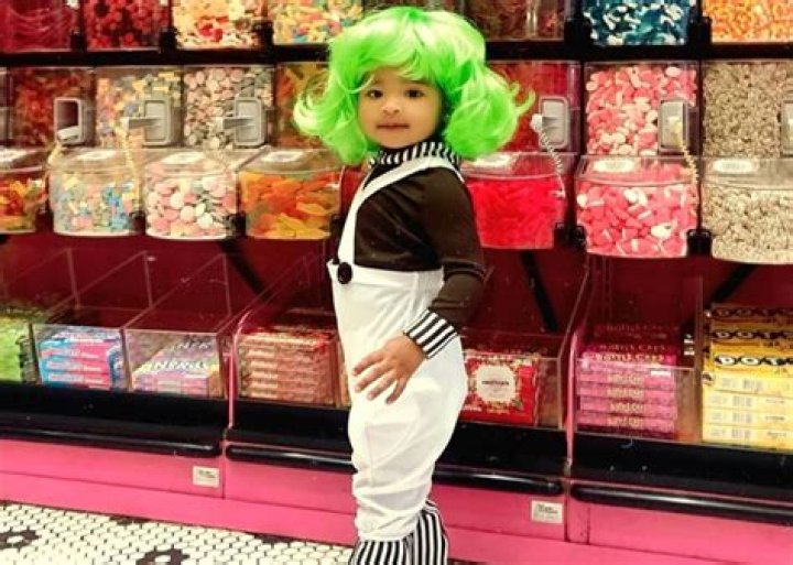 Khloe Kardashian Dresses True Thompson As An Oompa Loompa And Takes Her To A Candy Store For Halloween