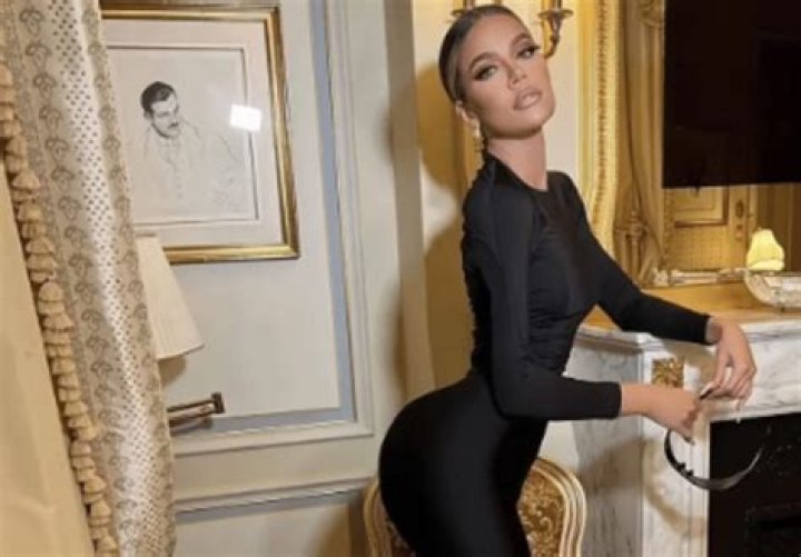 Khloé Kardashian Has Been Caught Modifying Yet Another One Of Her Photos