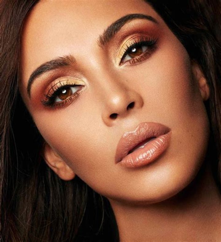 Kim Kardashian’s Make Up Artist Mario Dedivanovic Shows How To Get Her Famous Classic Lip